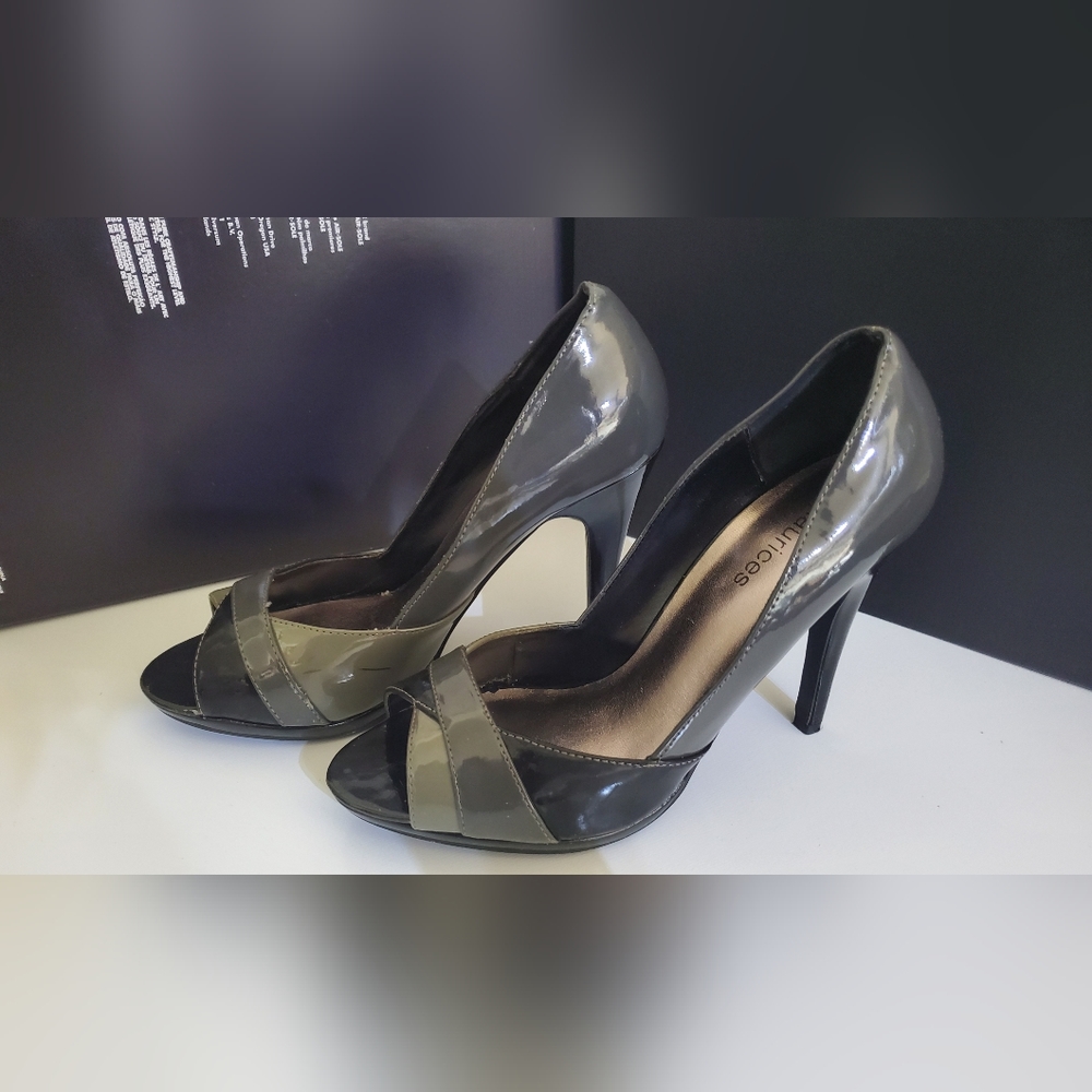 Black/Gray Heels